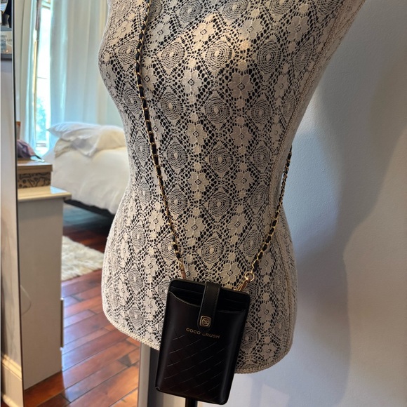 Chanel gwp Crossbody phone case with credit card holder - Picture 3 of 8